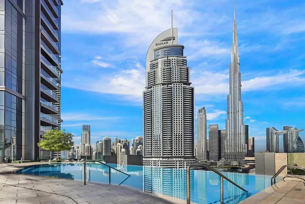 First Class 1Br City Skyline Views location